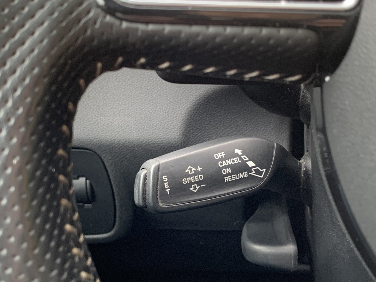 Audi A1 5D S - Line Ciel De Toit Noir Complete 14R ➲ Neuf et occasion  pièces détachées auto