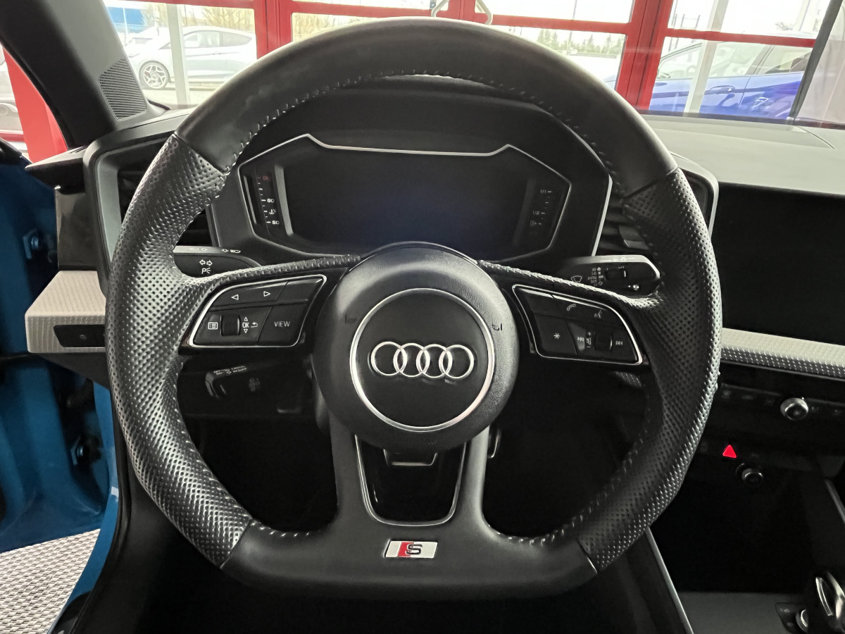 AUDI A1 SPORTBACK  40 TFSI 2,0  200  FULL S-LINE S-TRONIC 6  GPS FULL LED  LIMITEUR  DRIVE SELECT DIGITAL COCKPIT PARKPILOT JANTES ALU 18   ETAT NEUF