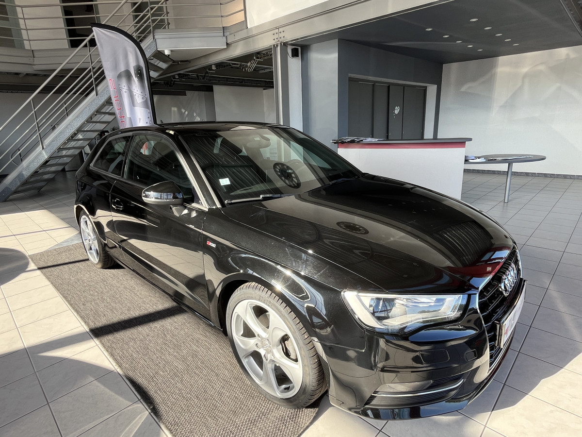 AUDI A3 1,6 TDI 110 S-LINE GPS REGULATEUR BI-XENON FULL S-LINE DRIVE SELECT USB  TRES BON ETAT