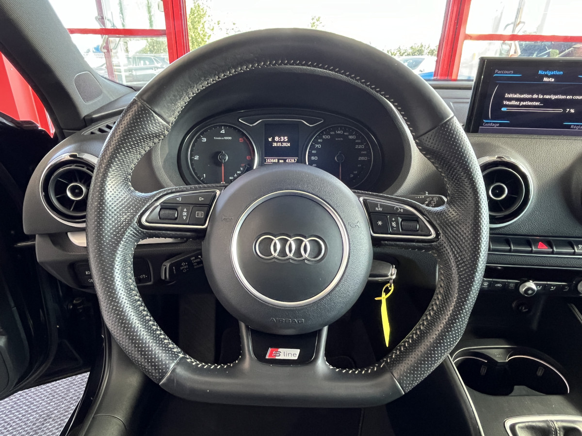 AUDI A3 1,6 TDI 110 S-LINE GPS REGULATEUR BI-XENON FULL S-LINE DRIVE SELECT USB  TRES BON ETAT