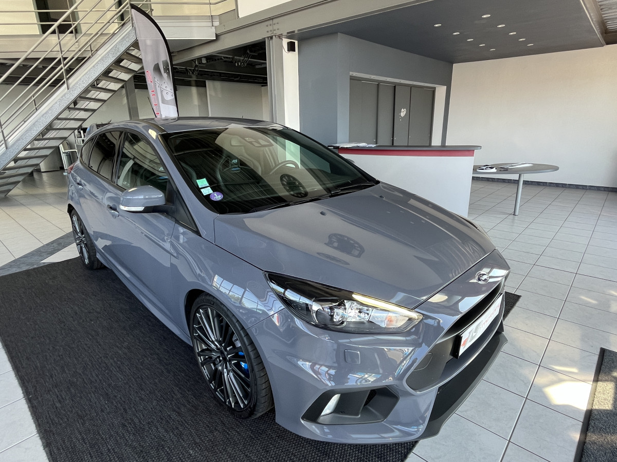 FORD FOCUS RS 2,3 350  GPS  CAMERA APPLE CAR PLAY  HIFI SONY RECARO REGULATEUR LIMITEUR KEYLESS  FEUX BI-XENON  EXCELLENT ETAT