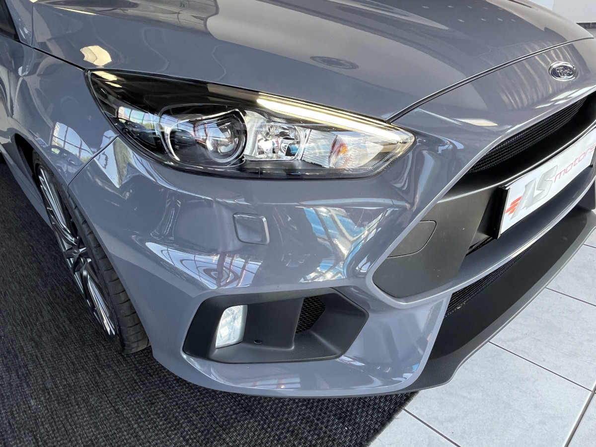 FORD FOCUS RS 2,3 350  GPS  CAMERA APPLE CAR PLAY  HIFI SONY RECARO REGULATEUR LIMITEUR KEYLESS  FEUX BI-XENON  EXCELLENT ETAT