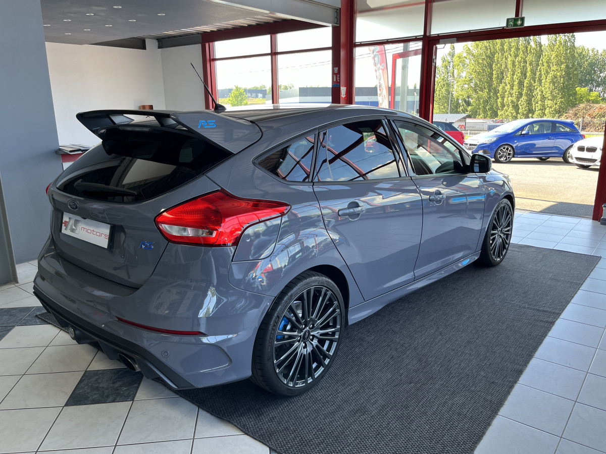 FORD FOCUS RS 2,3 350  GPS  CAMERA APPLE CAR PLAY  HIFI SONY RECARO REGULATEUR LIMITEUR KEYLESS  FEUX BI-XENON  EXCELLENT ETAT