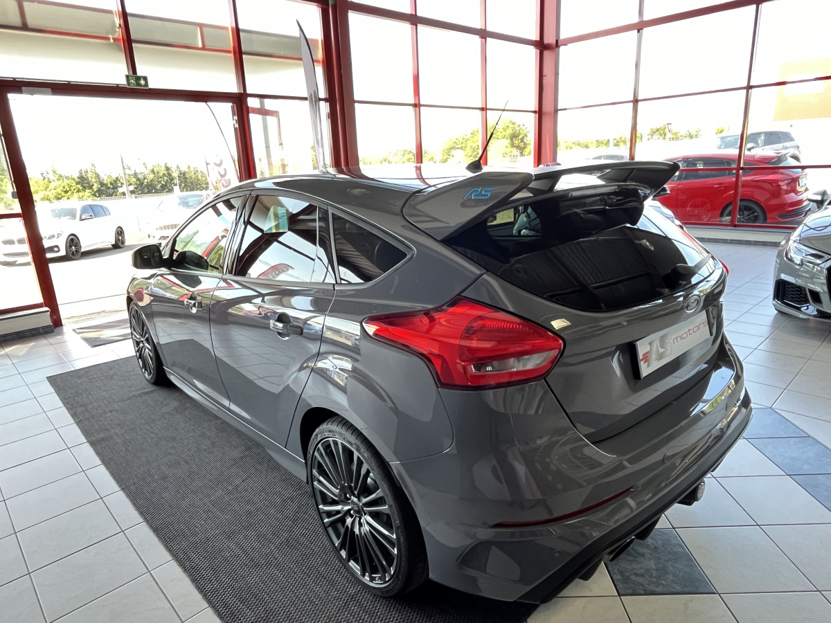 FORD FOCUS RS 2,3 350  GPS  CAMERA APPLE CAR PLAY  HIFI SONY RECARO REGULATEUR LIMITEUR KEYLESS  FEUX BI-XENON  EXCELLENT ETAT