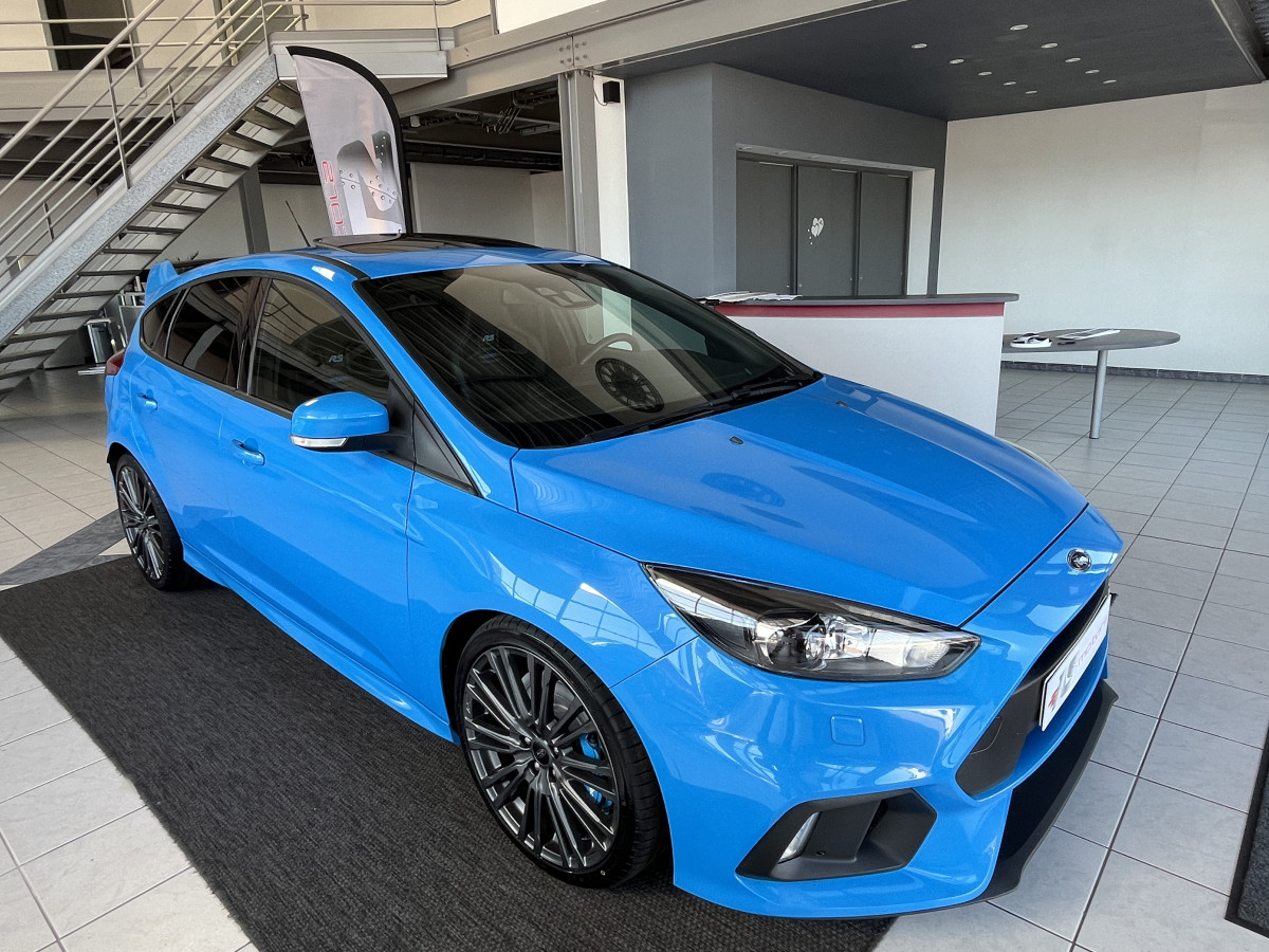 FORD FOCUS RS 2,3 350  GPS  CAMERA  HIFI SONY RECARO REGULATEUR LIMITEUR KEYLESS  FEUX BI-XENON  EXCELLENT ETAT