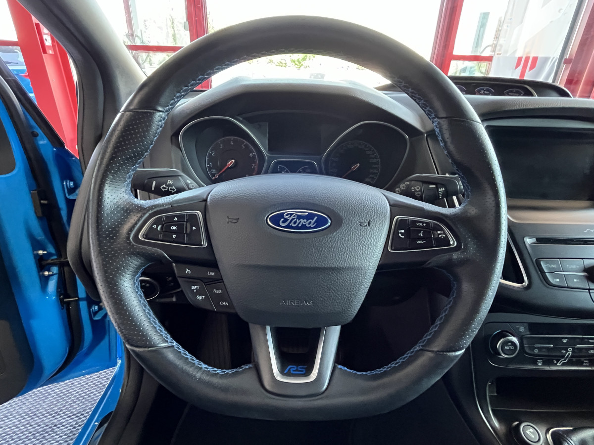 FORD FOCUS RS 2,3 350  GPS  CAMERA  HIFI SONY RECARO REGULATEUR LIMITEUR KEYLESS  FEUX BI-XENON  EXCELLENT ETAT