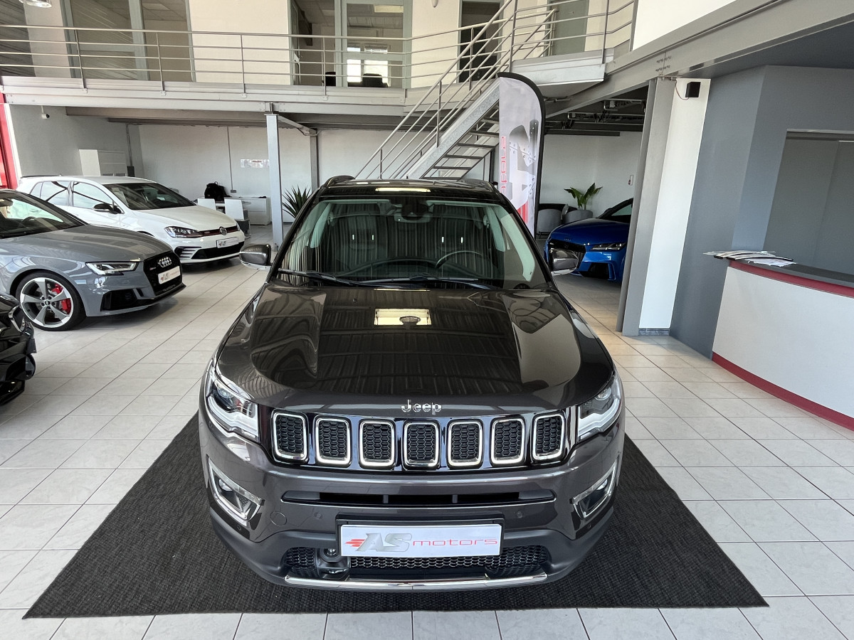 JEEP COMPASS  LIMITED 2,0 CRDI 170  BVA9 4X4  ATTELAGE TOIT PANORAMIQUE OUVRANT GPS CAMERA HIFI ALPINE REGULATEUR LIMITEUR KEYLESS BI-XENON ETAT NEUF