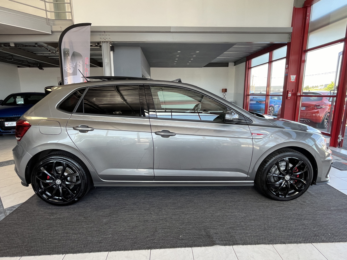 VOLKSWAGEN  POLO 2,0 TSI 200 DSG6 TOIT PANORAMIQUE FEUX LED SIEGES ALCANTARA GPS CAMERA  ACC DMS APPLE CARPLAY DIGITAL COCKPIT