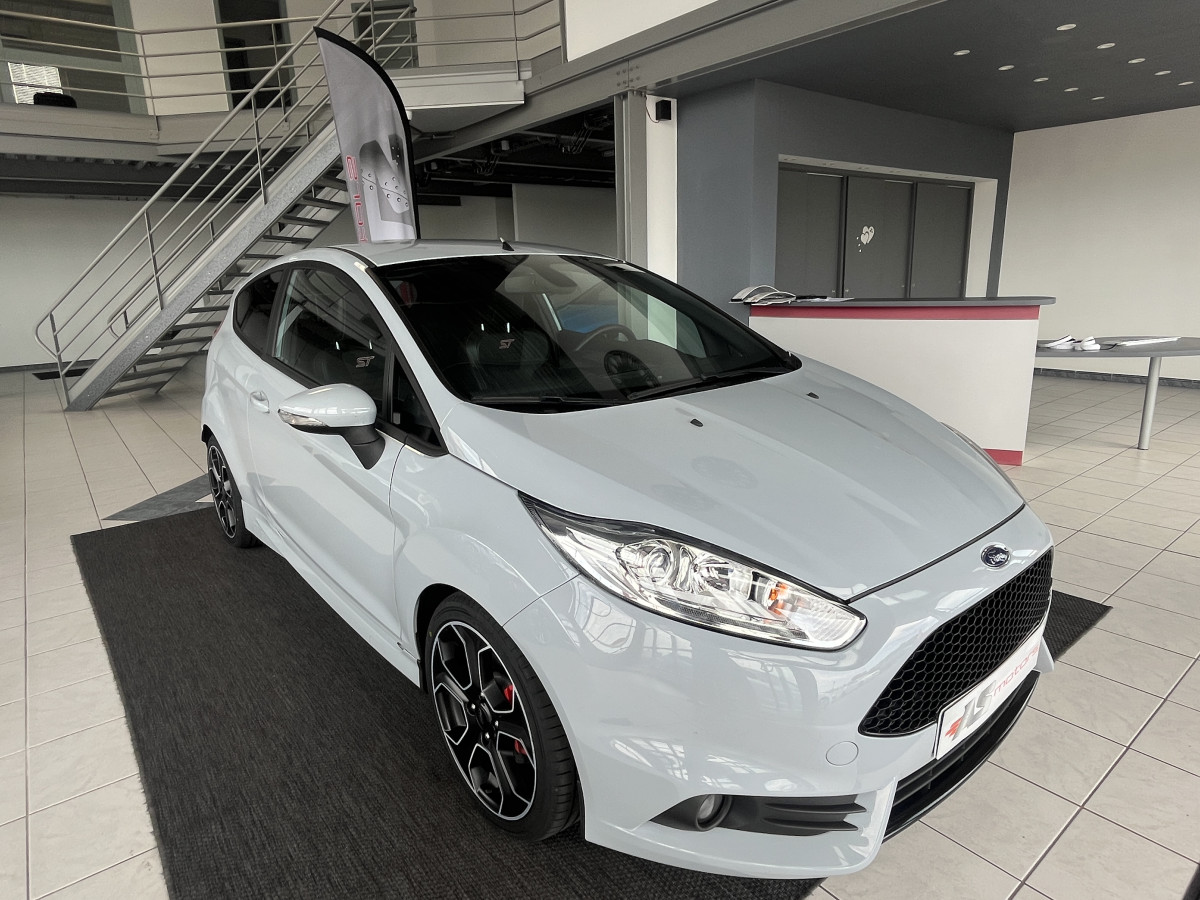 FORD FIESTA 1,6 200 EDITION LIMITED PACK PERFORMANCE GPS CAMERA HIFI SONY  REGULATEUR KEYLESS RECARO PACK HIVER EXCELLENT ETAT