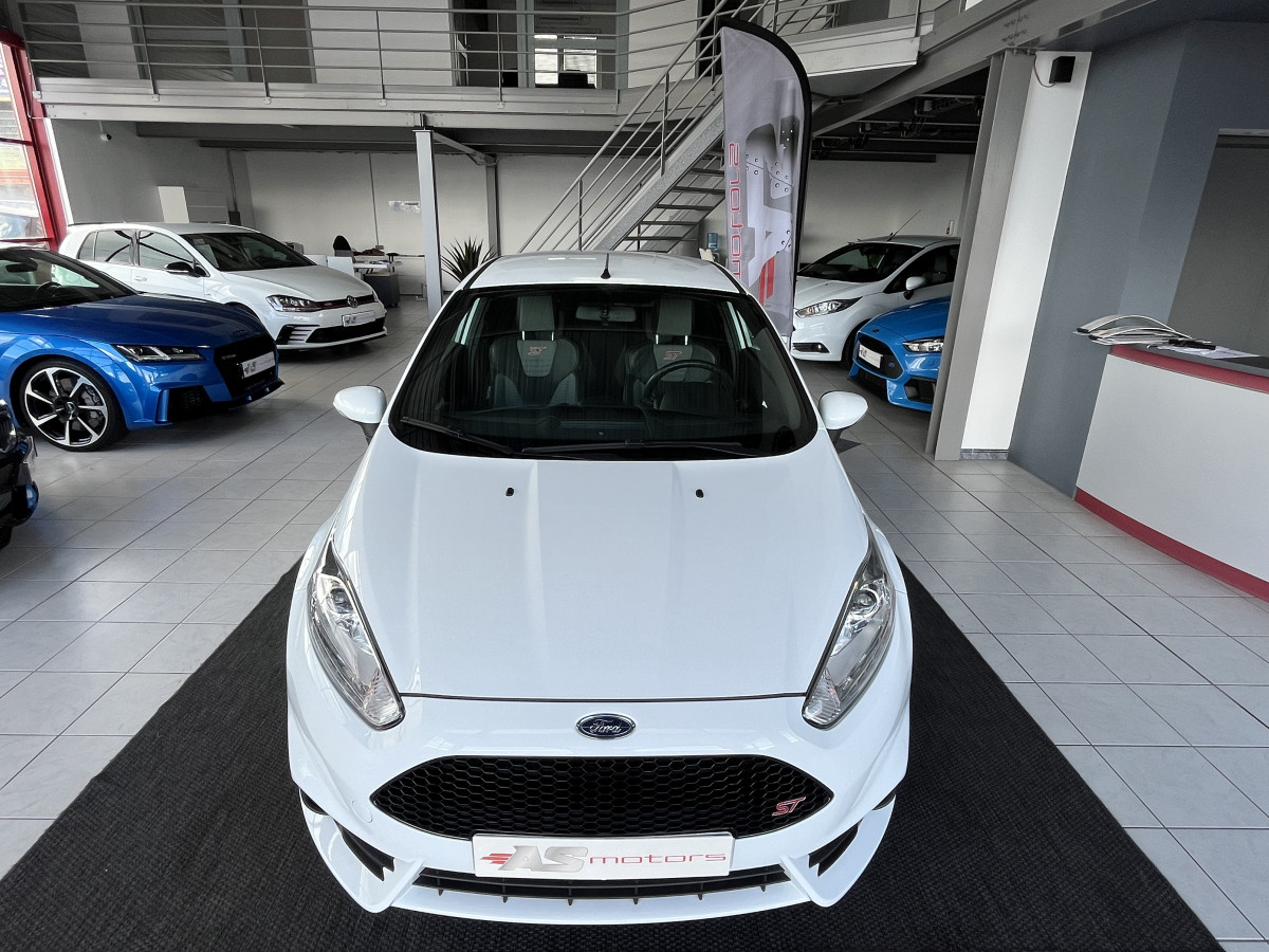 FORD FIESTA ST 1,6 182 PACK PERFORMANCE CAMERA KEYLESS SONY PACK HIVER  RECARO BLUETOOTH EXCELLENT ETAT