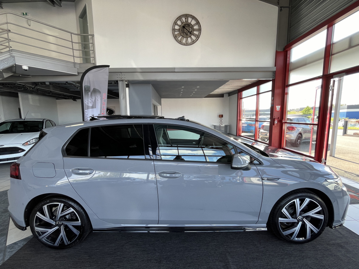 VOLKSWAGEN GOLF 8 2,0 TDI 150 FULL R-LINE TOIT PANORAMIQUE GPS CAMERA HARMAN/KARDON PARK ASSIST VIRTUAL COCKPIT  REGULATEUR LIMITEUR FULL LED APPLE CARPLAY ETAT NEUF