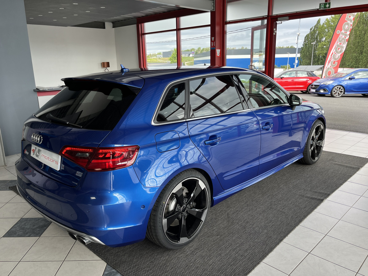 AUDI S3 SPORTBACK 2,0 TFSI 300 QUATTRO GPS  REGULATEUR ADAPTATIF  FEUX BI-XENON  DRIVE SELECT PARK PILOT JANTES ROTOR 19 EXCELLENT ETAT