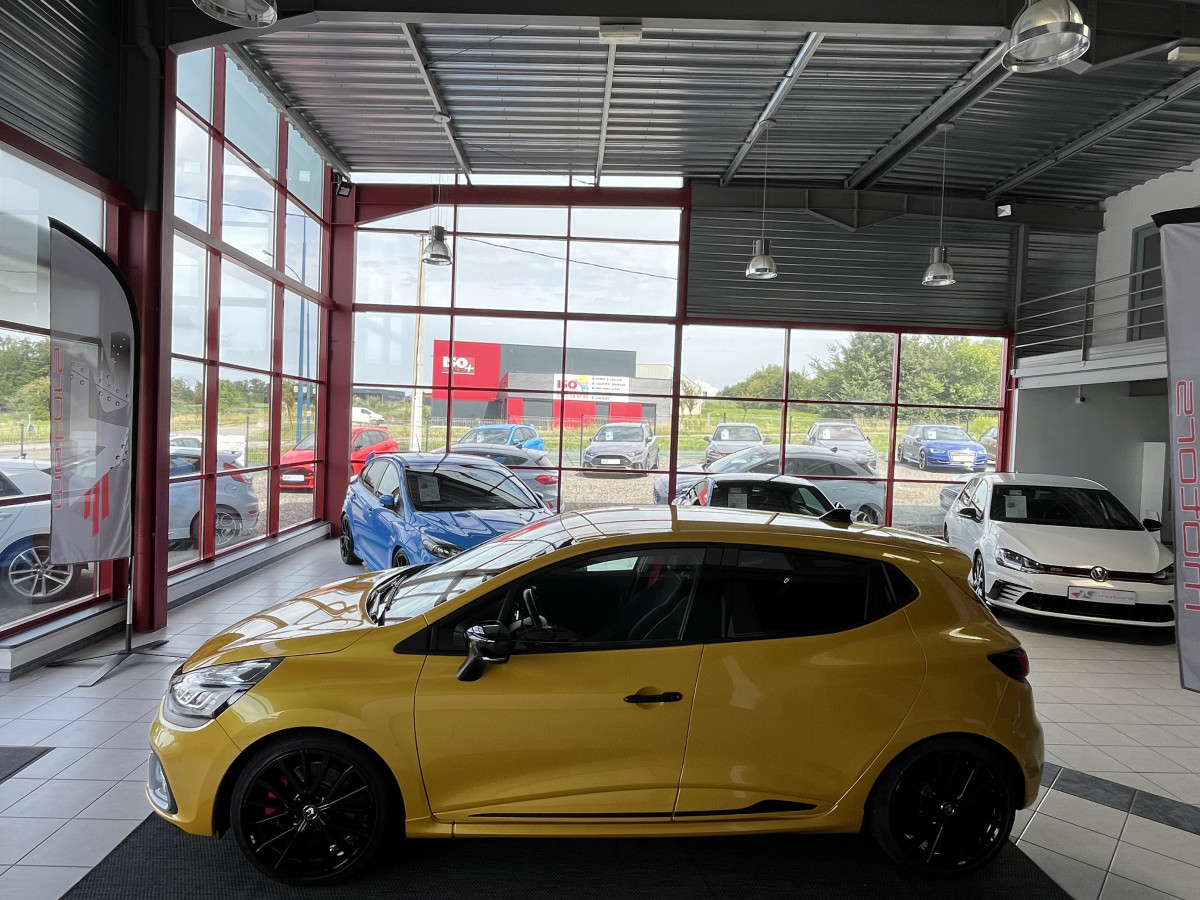 RENAULT CLIO RS TROPHY 1,6 220 EDC GPS CAMERA  KEYLESS FULL LED ECHAPPEMENT SUPERSPRINT  REGULATEUR BASS REFLEX  LIMITEUR RS MONITOR RS DRIVE ETAT COLLECTOR