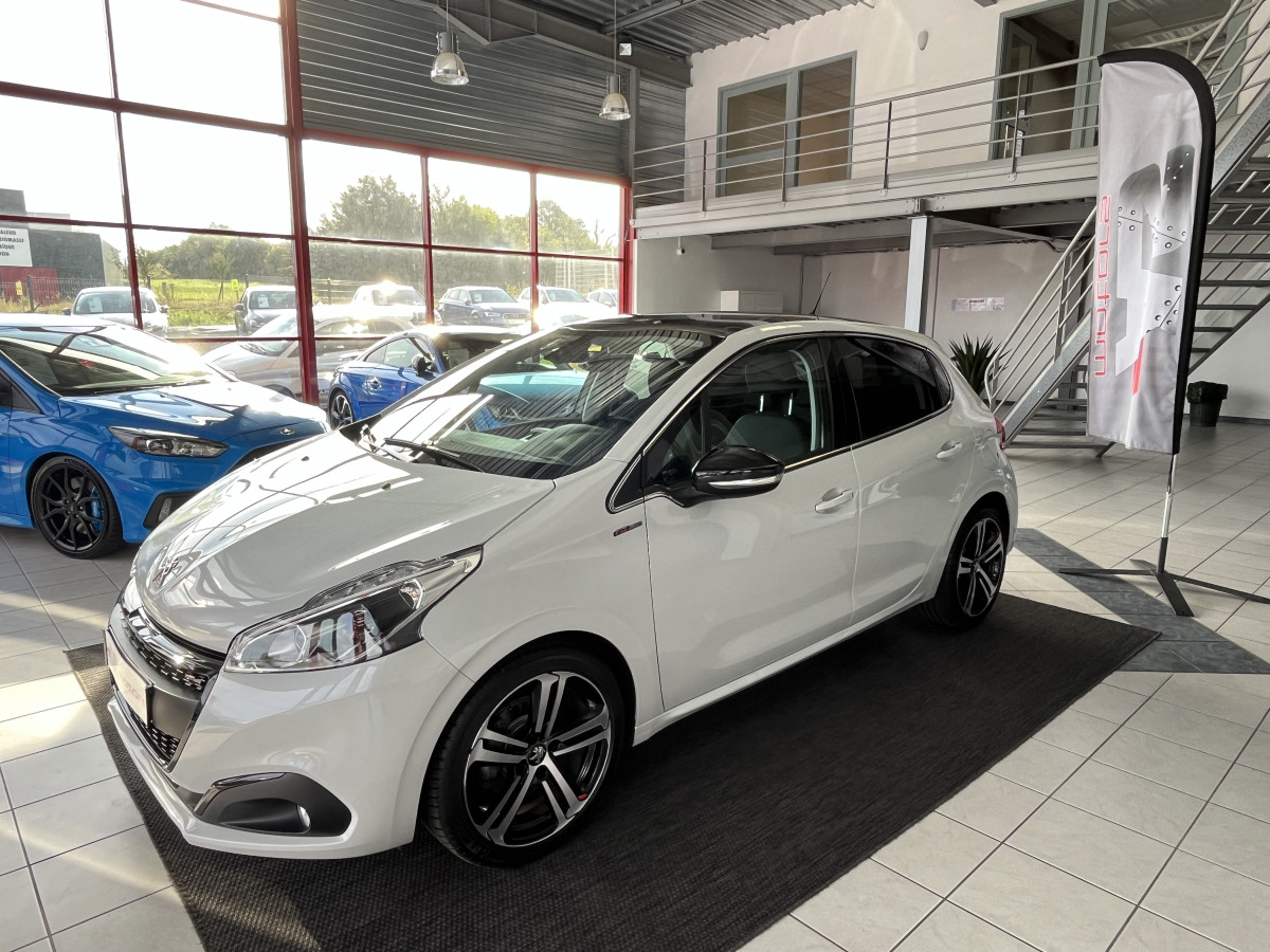 PEUGEOT 208 1,5 HDI 100 GT-LINE TOIT PANORAMIQUE GPS CAMERA REGULATEUR LIMITEUR PARK ASSIST EXCELLENT ETAT 1 ERE MAIN