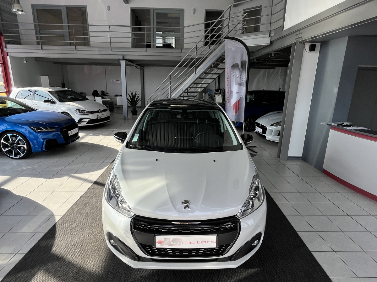 PEUGEOT 208 1,5 HDI 100 GT-LINE TOIT PANORAMIQUE GPS CAMERA REGULATEUR LIMITEUR PARK ASSIST EXCELLENT ETAT 1 ERE MAIN