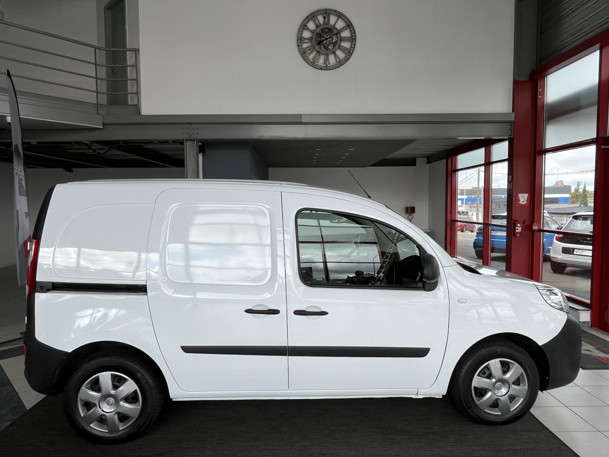 RENAULT KANGOO EXPRESS FOURGON 1,5 DCI 80 EXTRA R-LINK GPS REGULATEUR LMITEUR PARK PILOT TRES BON ETAT