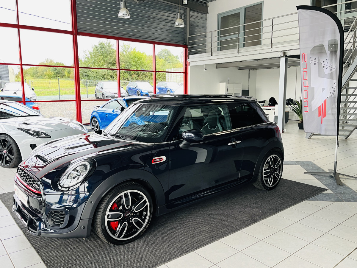 MINI COOPER WORKS 2,0 231 BVA8  TOIT PANORAMIQUE GPS CAMERA HIFI HARMAN KARDON  REGULATEUR LIMITEUR CARPLAY PARK PILOT FULL LED SIEGES SPORT EXCELLENT ETAT