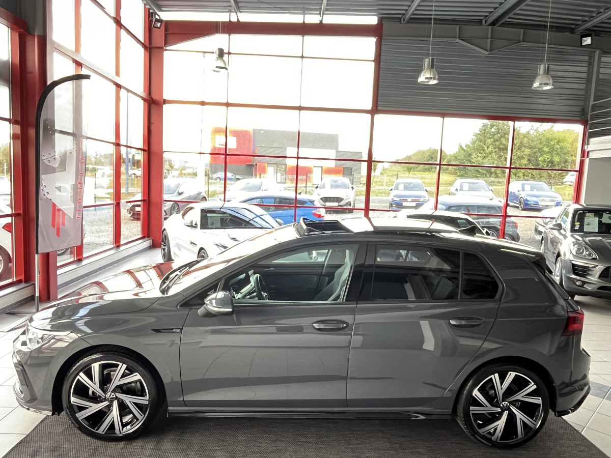 VOLKSWAGEN GOLF 8 2,0 TDI DSG7 150 FULL R-LINE TOIT PANORAMIQUE ATTELAGE GPS CAMERA KEYLESS PARK ASSIST VIRTUAL COCKPIT  REGULATEUR LIMITEUR FULL LED APPLE CARPLAY ETAT NEUF