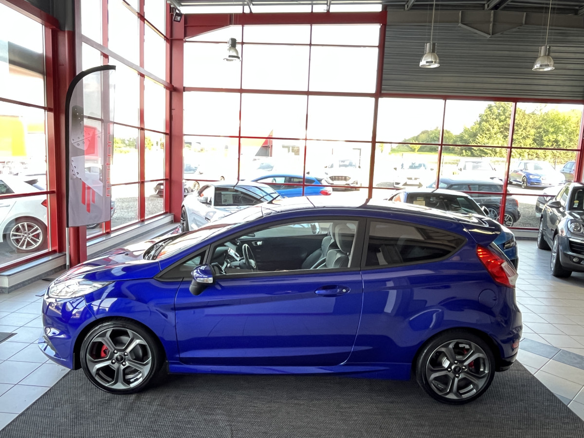 FORD FIESTA ST 1,6 182  PACK PERFORMANCE GPS  SONY PACK HIVER BLUETOOTH RECARO PARK PILOT ECHAPPEMENT DOUBLE SORTIE STOFFLER EXCELLENT ETAT