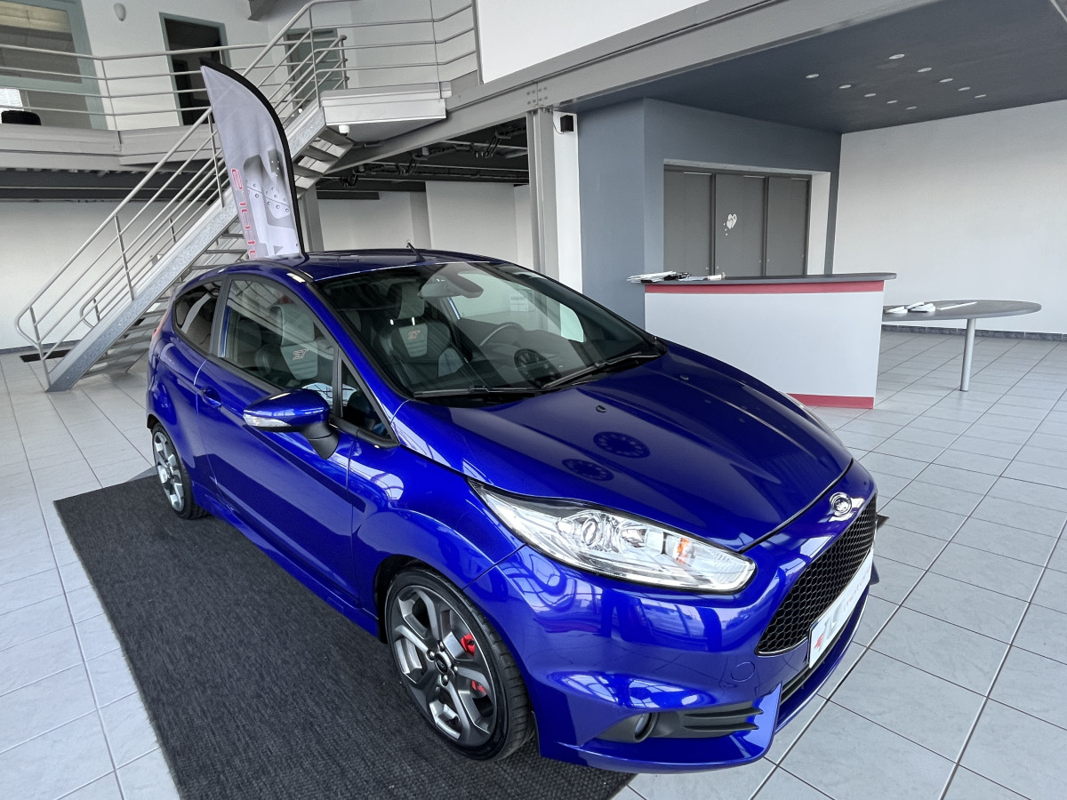 FORD FIESTA ST 1,6 182  PACK PERFORMANCE GPS  SONY PACK HIVER BLUETOOTH RECARO PARK PILOT ECHAPPEMENT DOUBLE SORTIE STOFFLER EXCELLENT ETAT