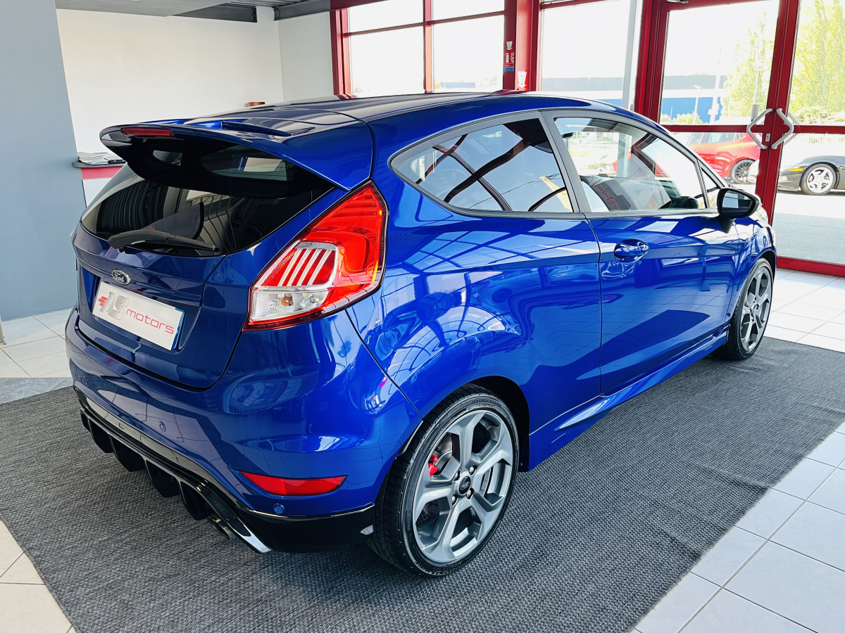 FORD FIESTA ST 1,6 182  PACK PERFORMANCE GPS  SONY PACK HIVER BLUETOOTH RECARO PARK PILOT ECHAPPEMENT DOUBLE SORTIE STOFFLER EXCELLENT ETAT