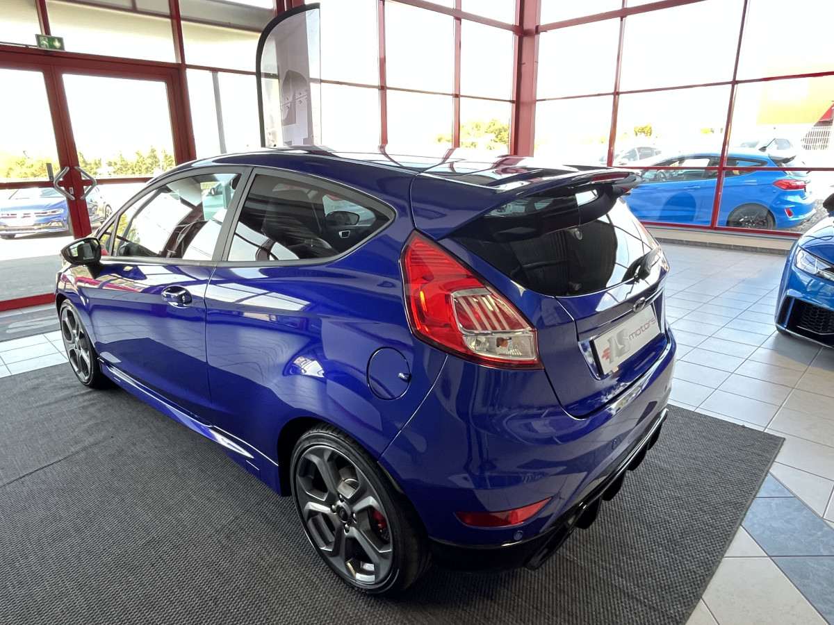 FORD FIESTA ST 1,6 182  PACK PERFORMANCE GPS  SONY PACK HIVER BLUETOOTH RECARO PARK PILOT ECHAPPEMENT DOUBLE SORTIE STOFFLER EXCELLENT ETAT