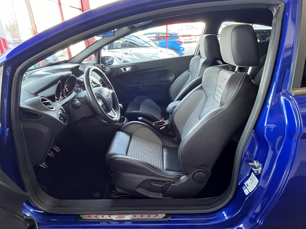 FORD FIESTA ST 1,6 182  PACK PERFORMANCE GPS  SONY PACK HIVER BLUETOOTH RECARO PARK PILOT ECHAPPEMENT DOUBLE SORTIE STOFFLER EXCELLENT ETAT