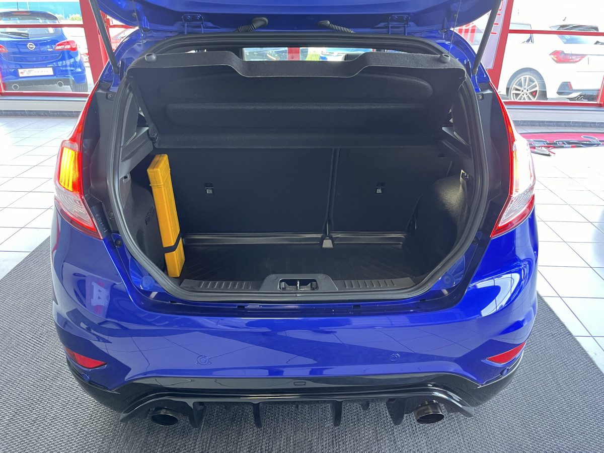 FORD FIESTA ST 1,6 182  PACK PERFORMANCE GPS  SONY PACK HIVER BLUETOOTH RECARO PARK PILOT ECHAPPEMENT DOUBLE SORTIE STOFFLER EXCELLENT ETAT