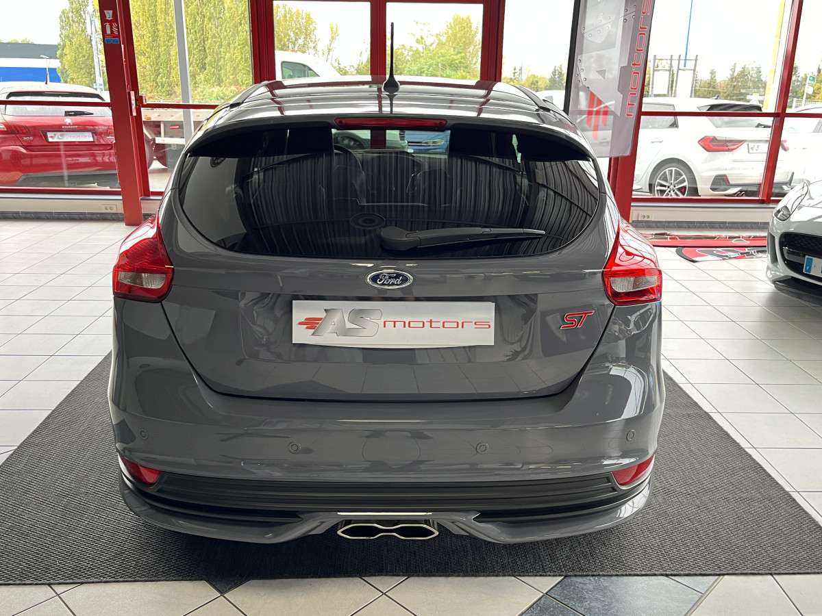 FORD FOCUS ST 2,0 250 PACK PERFORMANCE  GPS  PACK HIVER RECARO KEYLESS HIFI SONY BLUETOOTH PARK PILOT  ETAT NEUF