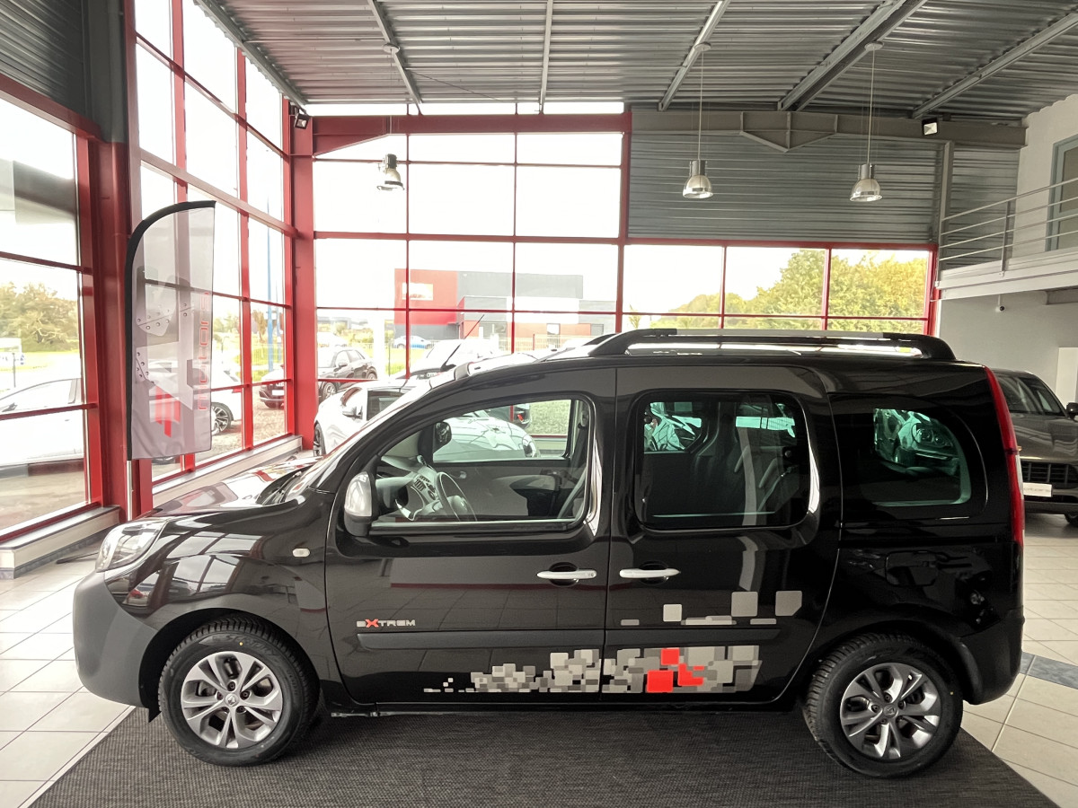 RENAULT KANGOO 1,5 DCI 90 ENERGY EXTREM TOIT OUVRANT  GPS REGULATEUR LIMITEUR ATTELAGE JANTES ALU TRES BON ETAT