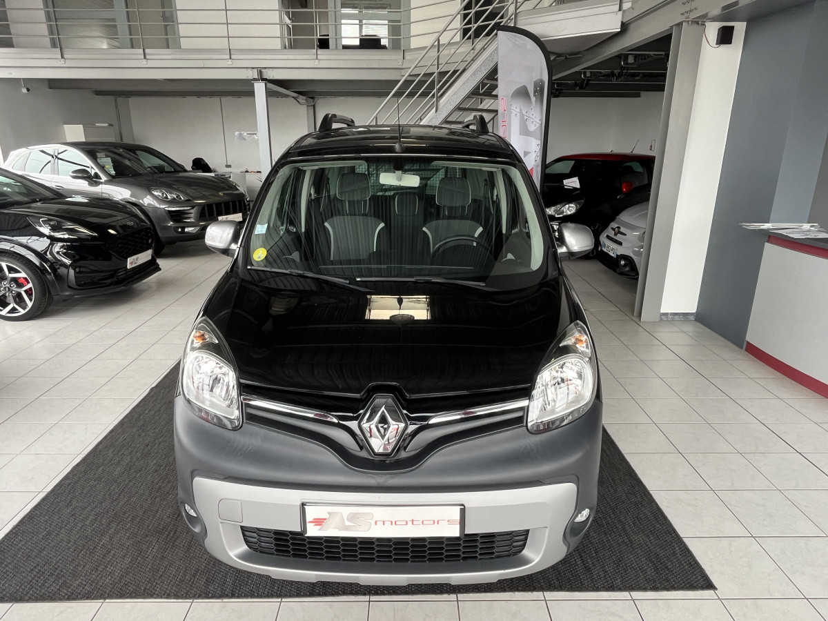 RENAULT KANGOO 1,5 DCI 90 ENERGY EXTREM TOIT OUVRANT  GPS REGULATEUR LIMITEUR ATTELAGE JANTES ALU TRES BON ETAT