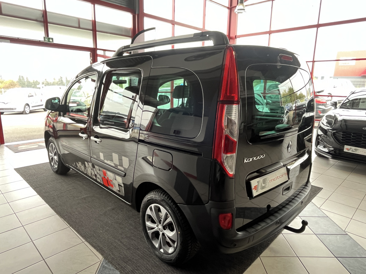 RENAULT KANGOO 1,5 DCI 90 ENERGY EXTREM TOIT OUVRANT  GPS REGULATEUR LIMITEUR ATTELAGE JANTES ALU TRES BON ETAT