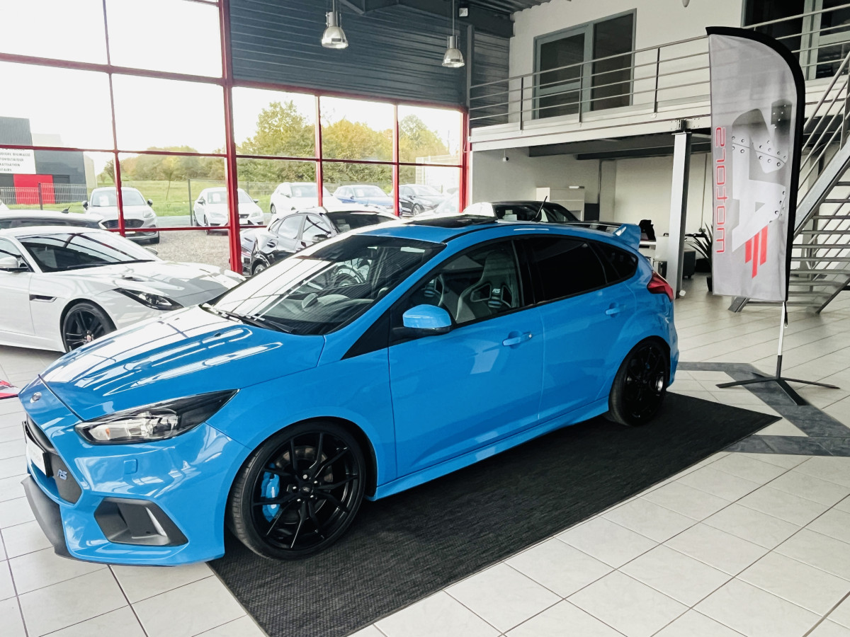 FORD FOCUS RS 2,3 350 4X4 TOIT OUVRANT  GPS CAMERA HIFI SONY PACK HIVER JANTES FORGÉES CARPLAY REGULATEUR LIMITEUR FEUX BI-XENON KEYLESS EXCELLENT ETAT