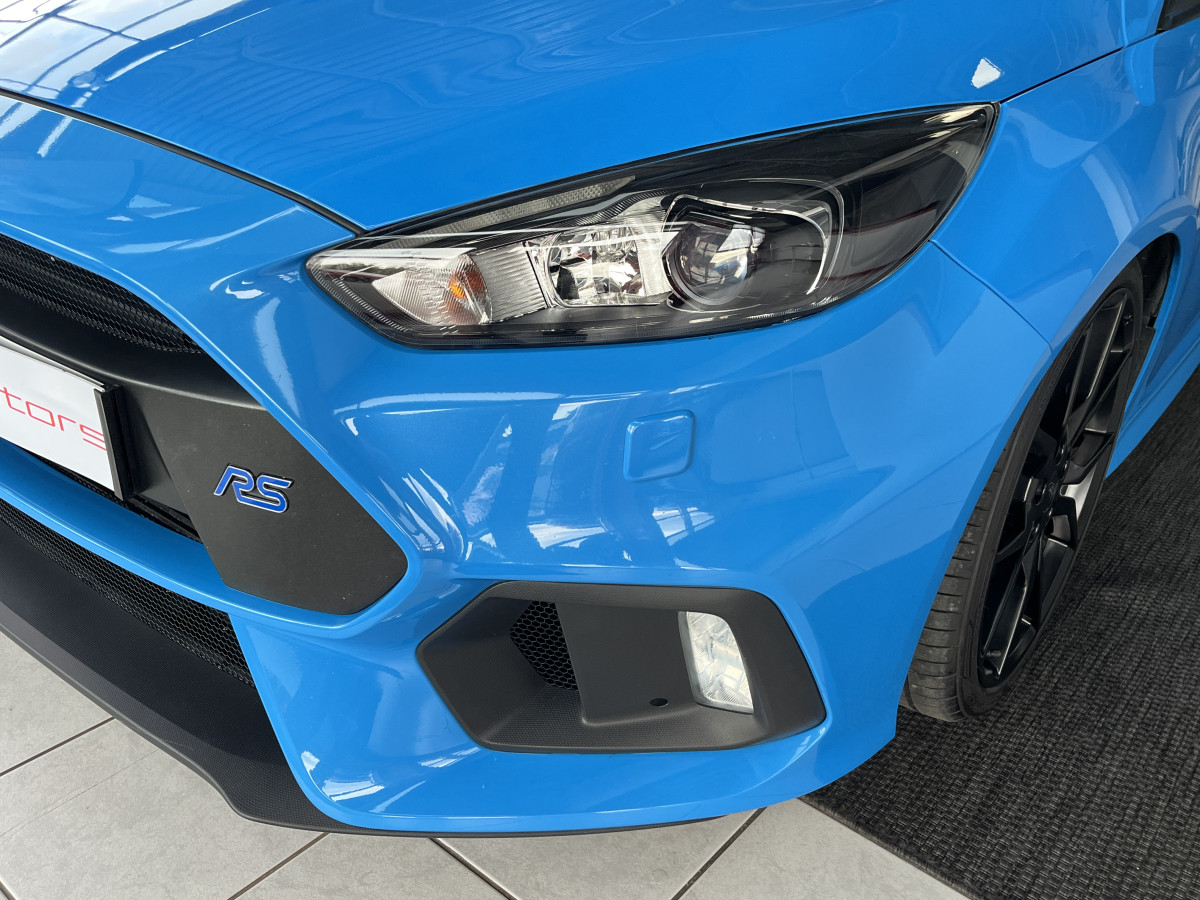 FORD FOCUS RS 2,3 350 4X4 TOIT OUVRANT  GPS CAMERA HIFI SONY PACK HIVER JANTES FORGÉES CARPLAY REGULATEUR LIMITEUR FEUX BI-XENON KEYLESS EXCELLENT ETAT