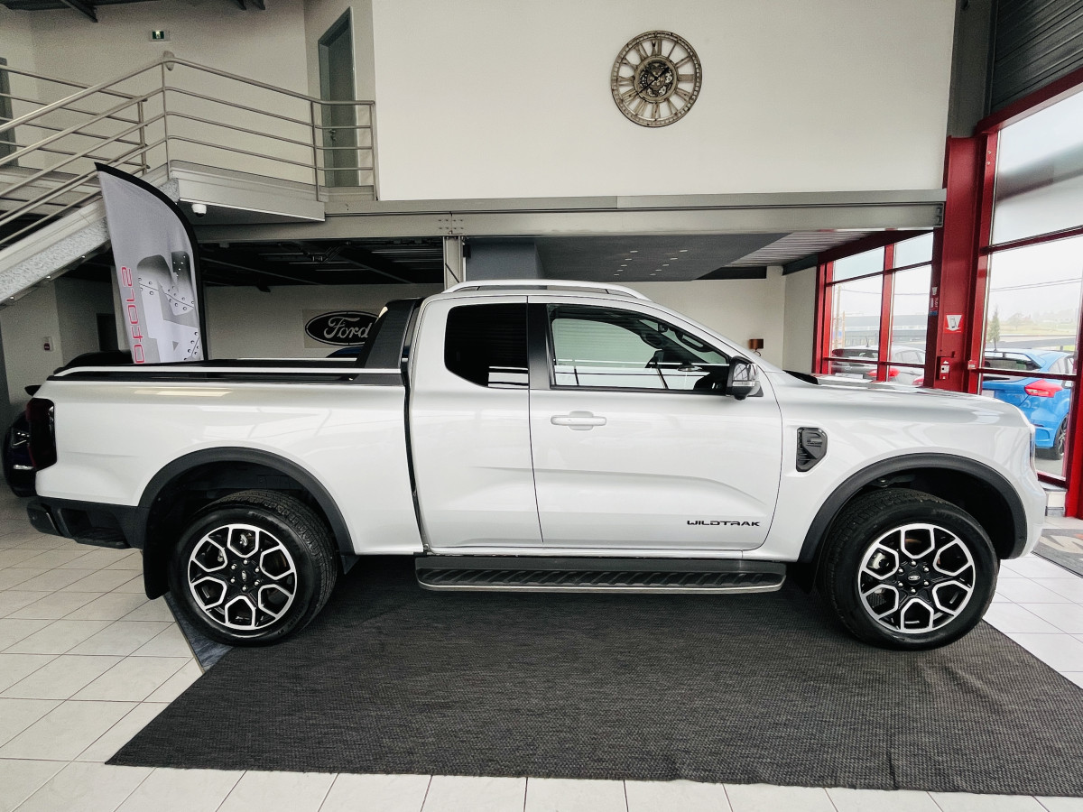 FORD RANGER SUPER CABINE WILDTRAK 2,0 TDCI BI-TURBO 205 BVA10 4X4 GPS CAMERA 360 ATTELAGE REGULATEUR LIMITEUR APPLE CARPLAY PACK TECHNOLOGIE FEUX LED KEYLESS CHAUFFAGE STATIONNAIRE ETAT NEUF