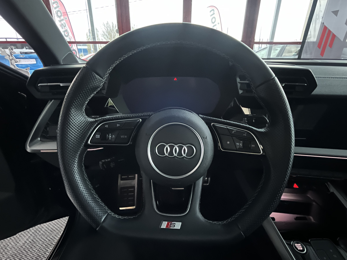 AUDI A3 BERLINE 2,0 TDI 150 S-TRONIC FULL S-LINE TOIT PANORAMIQUE GPS CAMERA REGULATEUR ADAPTATIF LIMITEUR DRIVE SELECT  FULL LED KEYLESS PARK PILOT APPLE CARPLAY JANTE 19  EXCELLENT ETAT