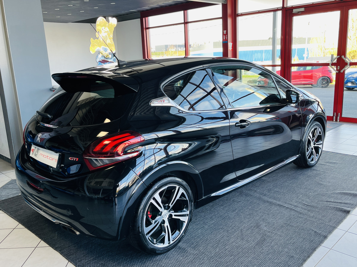 PEUGEOT 208 GTI 1,6 TURBO 208 CV TOIT PANORAMIQUE CAMERA REGULATEUR LIMITEUR HIFI JBL PARK PILOT FEUX HALOGENE TRES BON ETAT