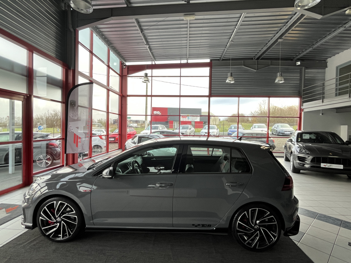 VOLKSWAGEN GOLF  7 TCR  2,0 TSI 290 DSG7  GPS CAMERA PARK PILOT DMS FULL LED  DIGITAL COCKPIT POT AKRAPOVIC JANTES 19 EXCELLENT ETAT