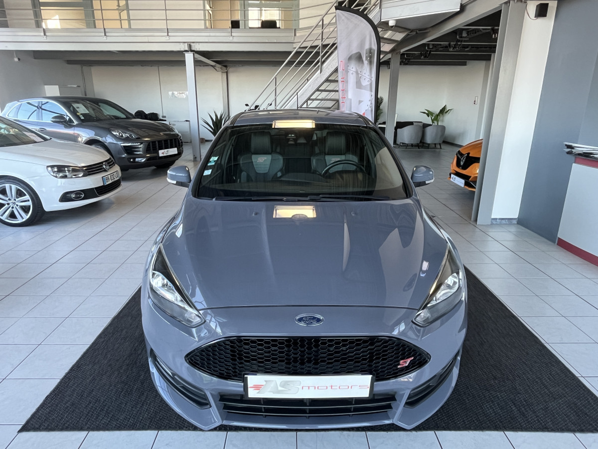 FORD FOCUS ST 2,0 250 PACK PERFORMANCE APPLE CARPLAY GPS PARK PILOT PACK HIVER RECARO KEYLESS HIFI SONY BLUETOOTH EXCELLENT ETAT