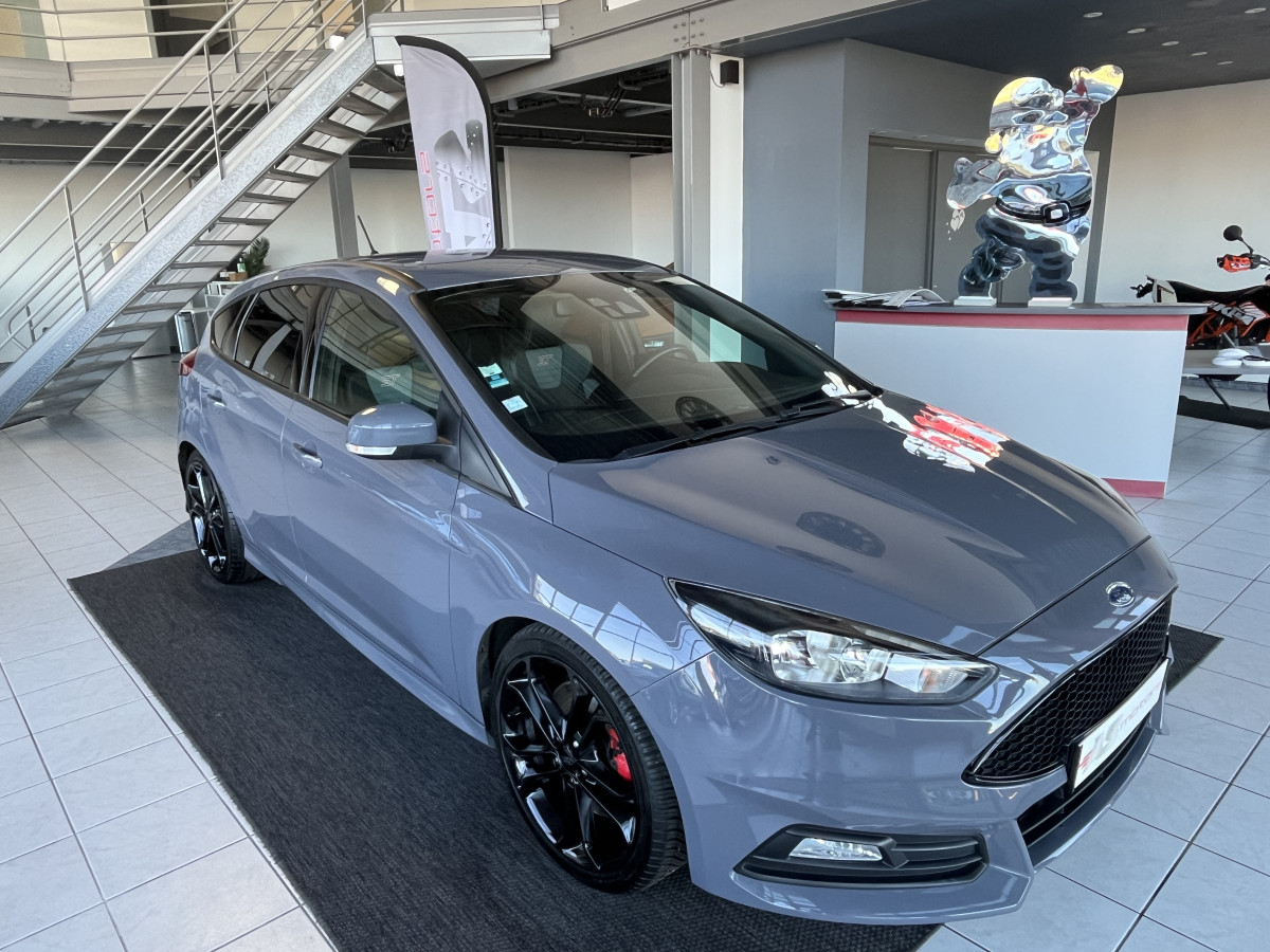 FORD FOCUS ST 2,0 250 PACK PERFORMANCE APPLE CARPLAY GPS PARK PILOT PACK HIVER RECARO KEYLESS HIFI SONY BLUETOOTH EXCELLENT ETAT