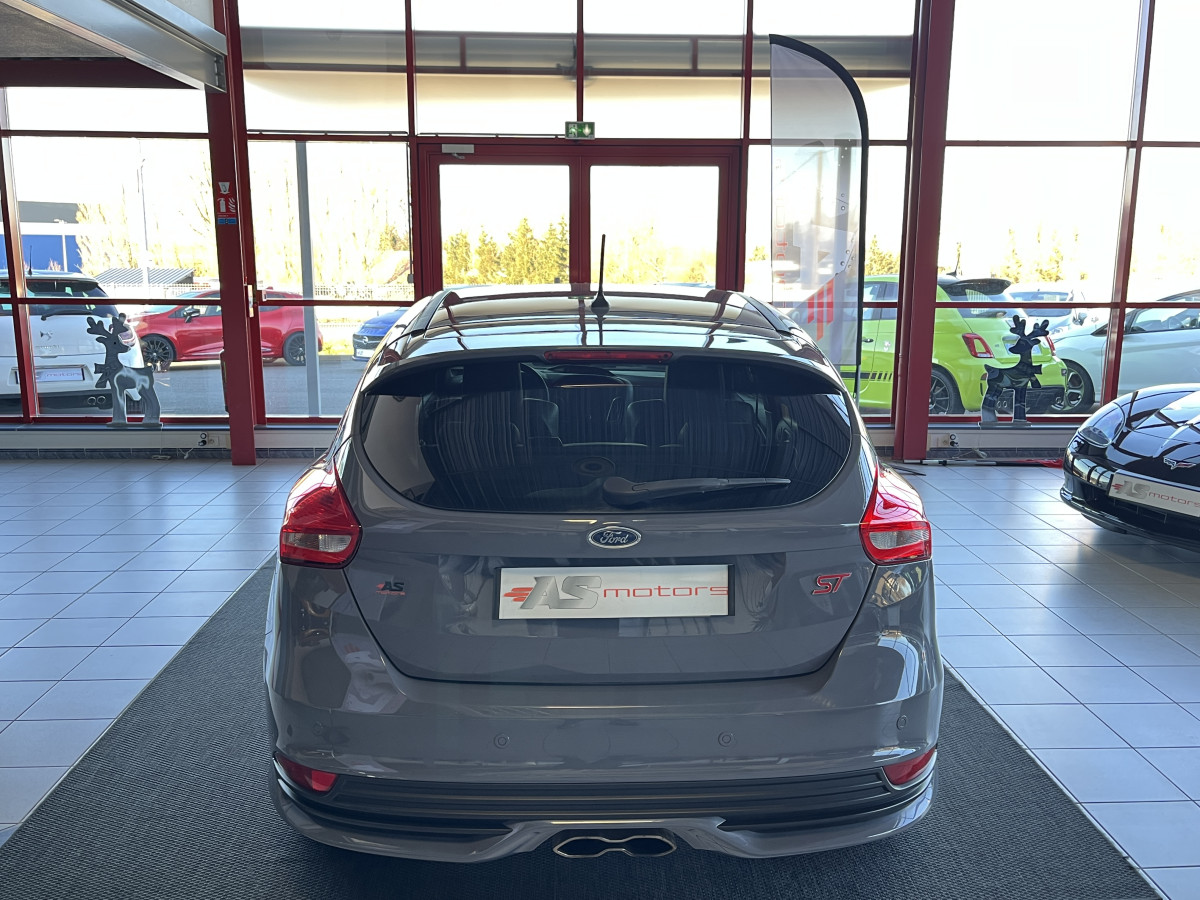 FORD FOCUS ST 2,0 250 PACK PERFORMANCE APPLE CARPLAY GPS PARK PILOT PACK HIVER RECARO KEYLESS HIFI SONY BLUETOOTH EXCELLENT ETAT