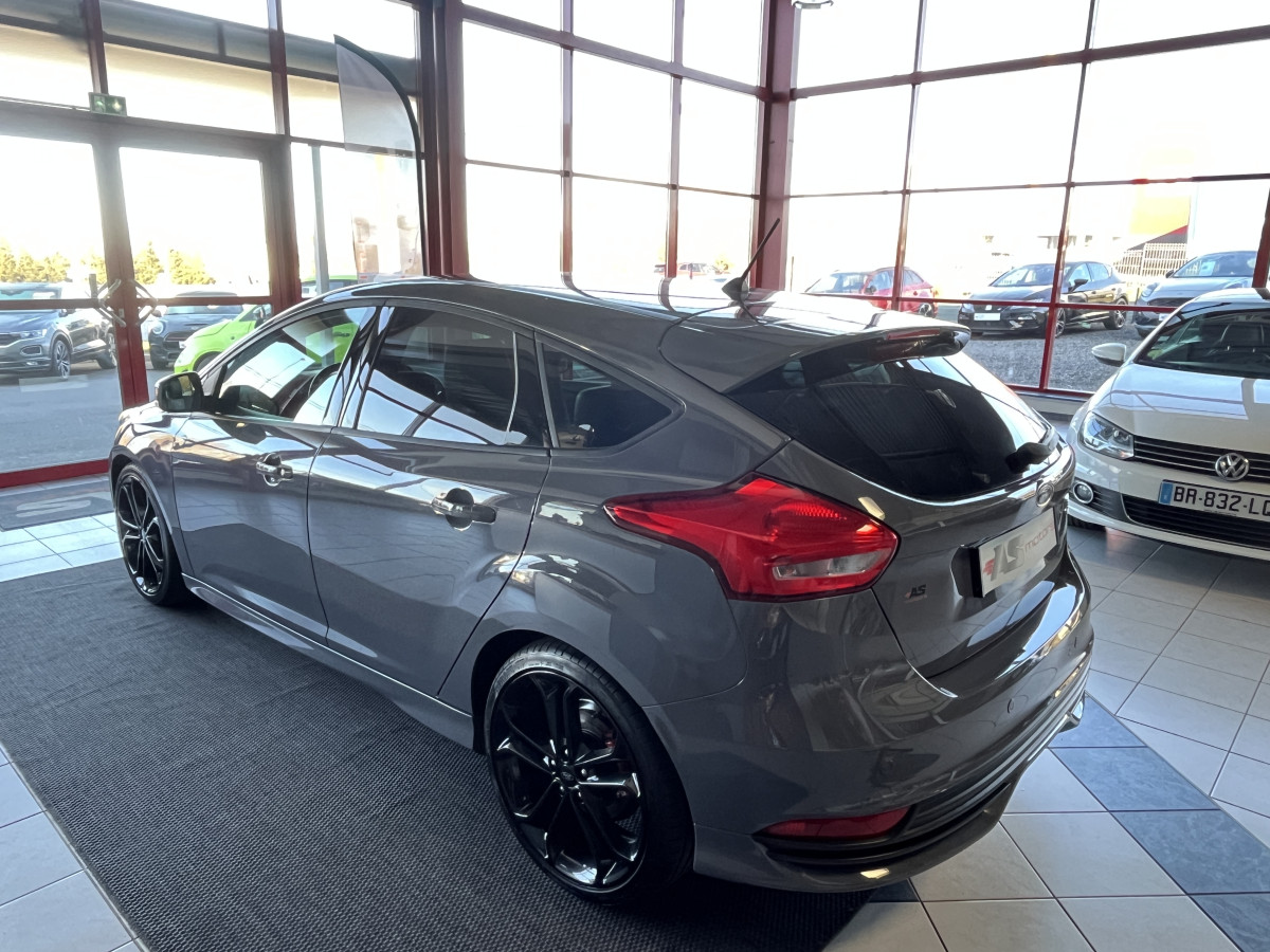 FORD FOCUS ST 2,0 250 PACK PERFORMANCE APPLE CARPLAY GPS PARK PILOT PACK HIVER RECARO KEYLESS HIFI SONY BLUETOOTH EXCELLENT ETAT