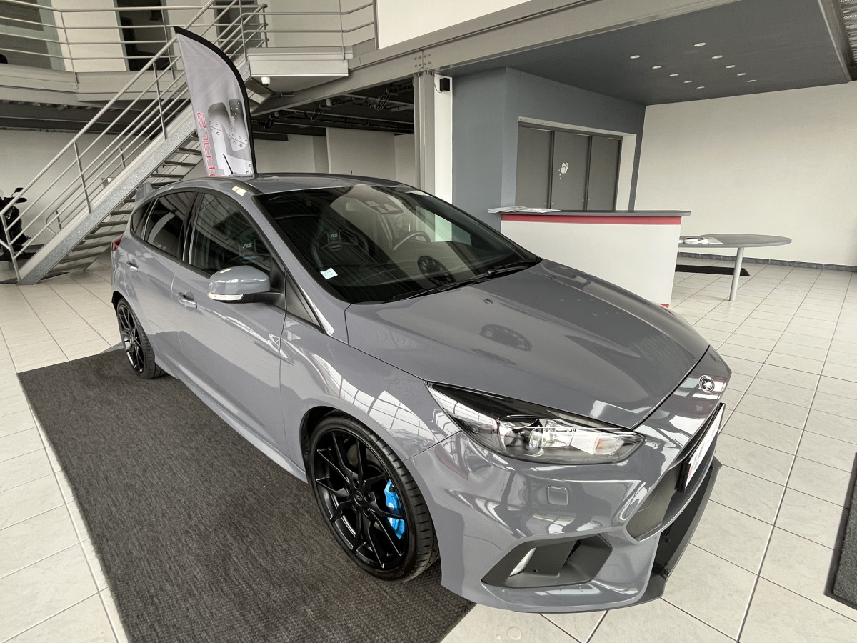 FORD FOCUS RS 2,3 350 AWD  GPS  CAMERA  HIFI SONY RECARO PARK PILOT REGULATEUR LIMITEUR KEYLESS  FEUX BI-XENON JANTES FORGÉE  EXCELLENT ETAT