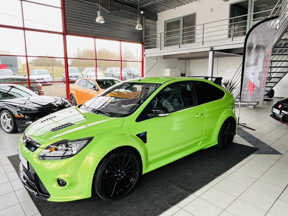 FORD FOCUS RS 2,5 305  PACK ELECTRIQUE PACK HIVER BLUTOOTH KEYLESS BI-XENON JANTES 19 DEUXIEME MAIN ETAT COLLECTOR