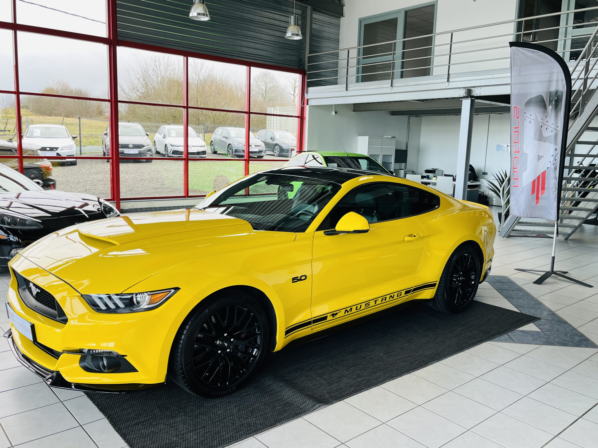 FORD MUSTANG FASTBACK 5,0 V8 421 GT GPS CAMERA REGULATEUR LIMITEUR KEYLESS ECHAPPEMENT ASCH APPLE CARPLAY FEUX BI-XENON  EXCELLENT ETAT