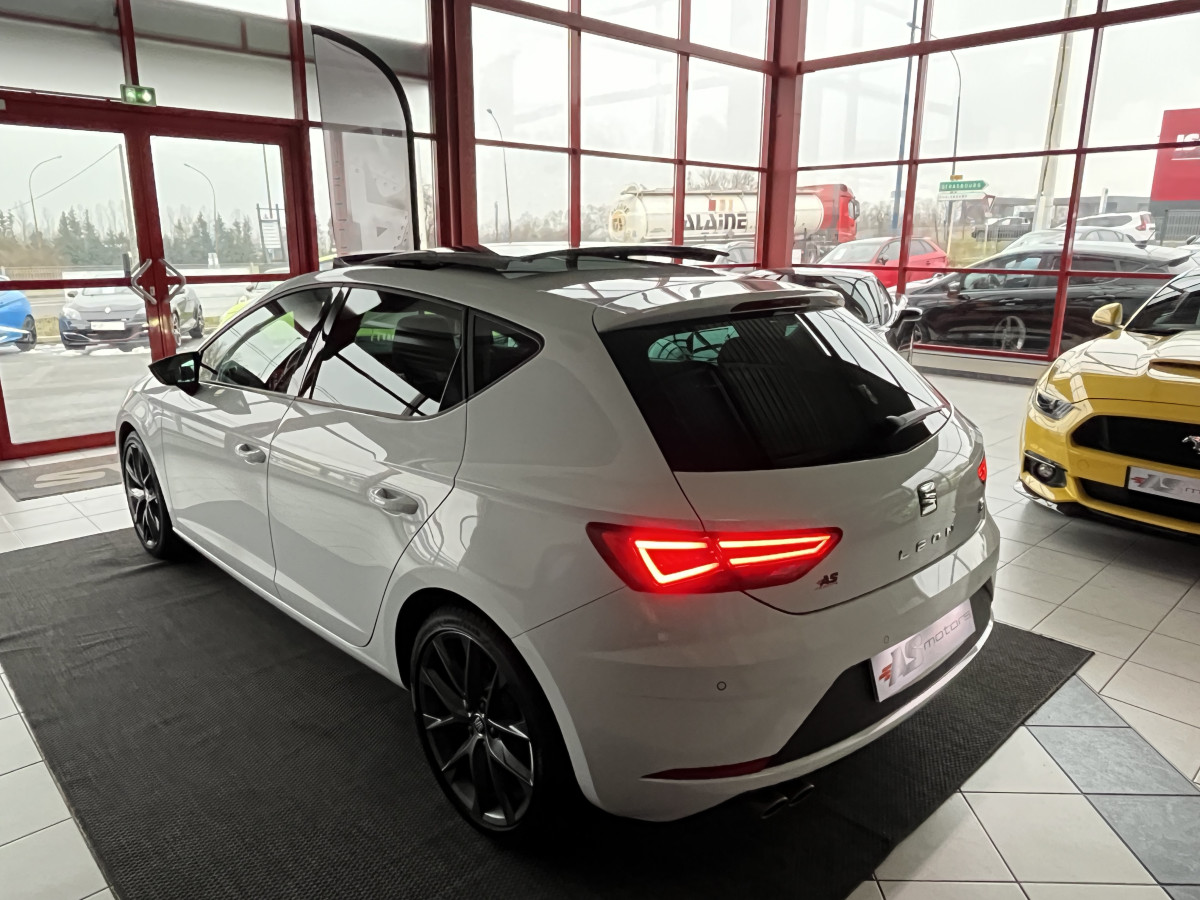 SEAT LEON FR 1,5 TSI 150 DSG7 TOIT PANORAMIQUE OUVRANT ATTELAGE  GPS CAMERA VIRTUAL COCKPIT HIFI BEATS  APPLE CARPLAY REGULATEUR ADAPTATIF FULL LED DRIVE SELECT PARK PILOT  EXCELLENT ETAT