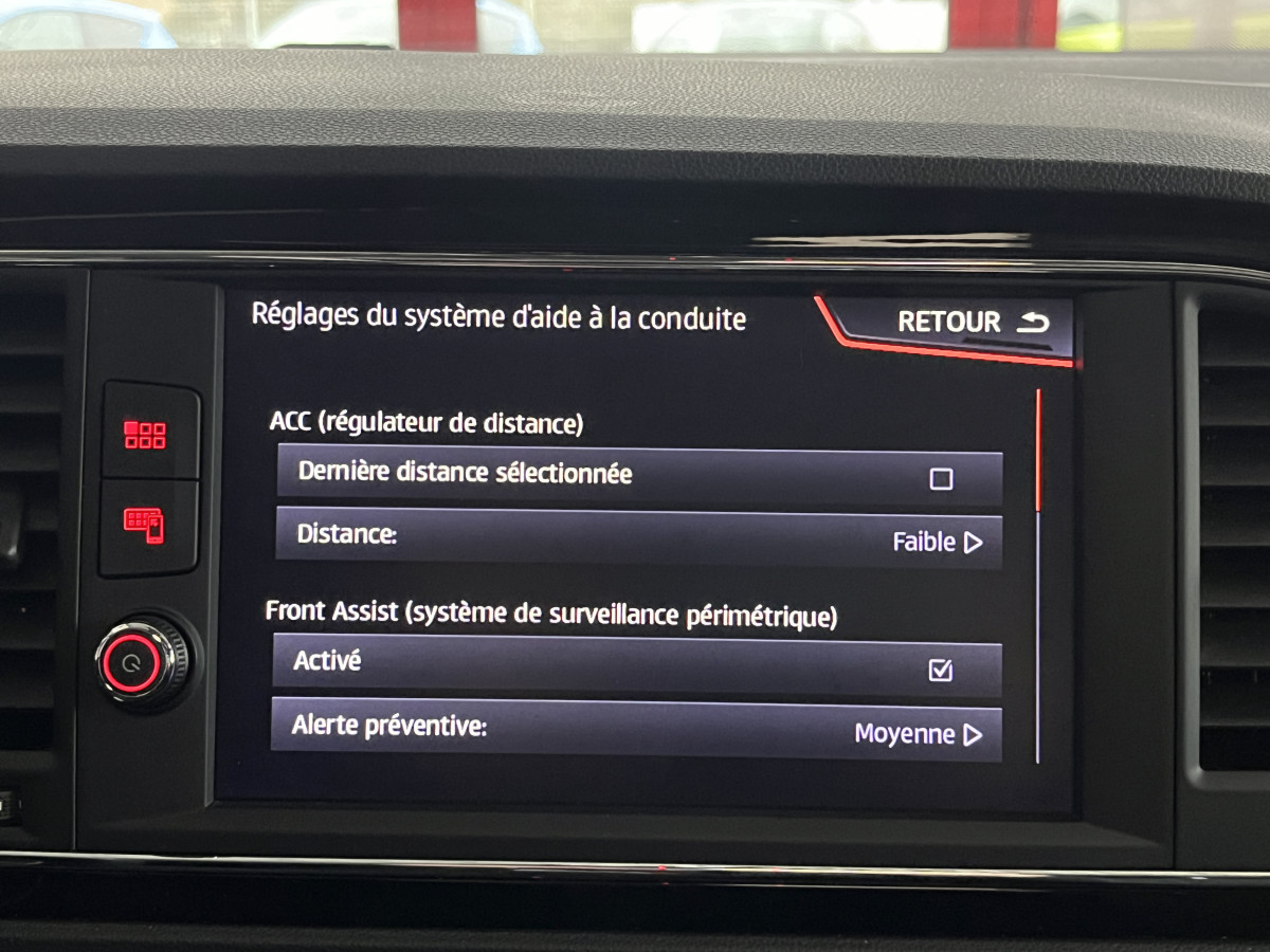 SEAT LEON FR 1,5 TSI 150 DSG7 TOIT PANORAMIQUE OUVRANT ATTELAGE  GPS CAMERA VIRTUAL COCKPIT HIFI BEATS  APPLE CARPLAY REGULATEUR ADAPTATIF FULL LED DRIVE SELECT PARK PILOT  EXCELLENT ETAT