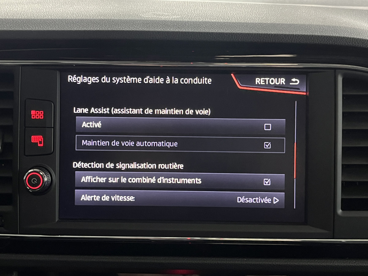 SEAT LEON FR 1,5 TSI 150 DSG7 TOIT PANORAMIQUE OUVRANT ATTELAGE  GPS CAMERA VIRTUAL COCKPIT HIFI BEATS  APPLE CARPLAY REGULATEUR ADAPTATIF FULL LED DRIVE SELECT PARK PILOT  EXCELLENT ETAT